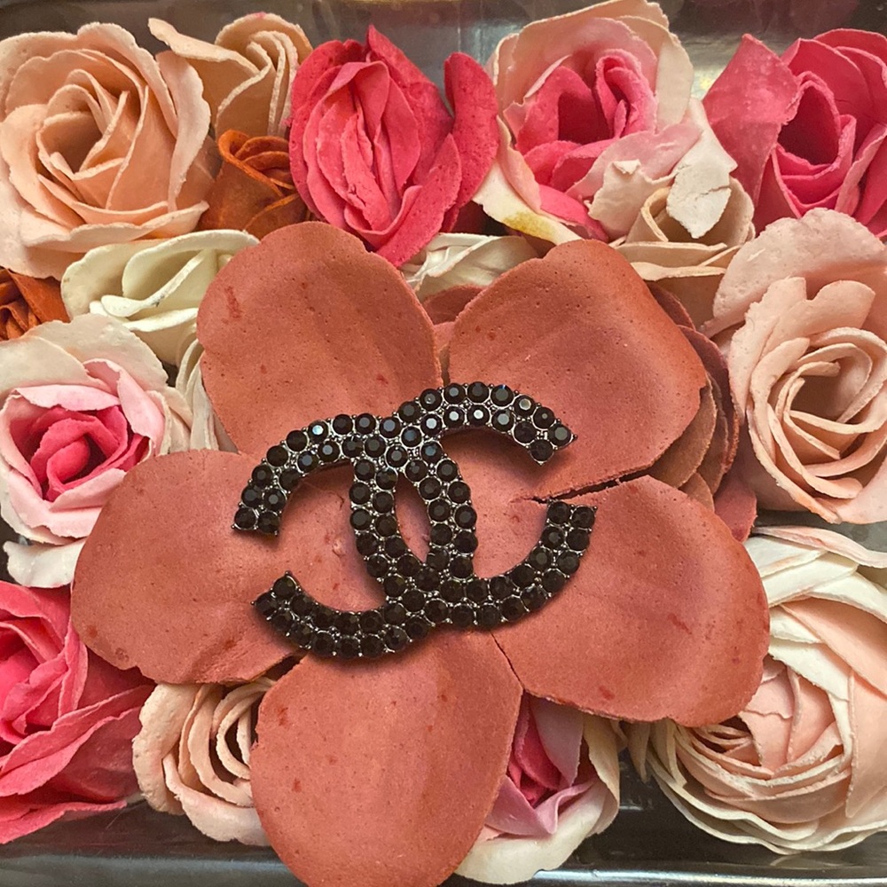 Medium CC brooch